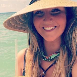 Meet your Posher, Emily